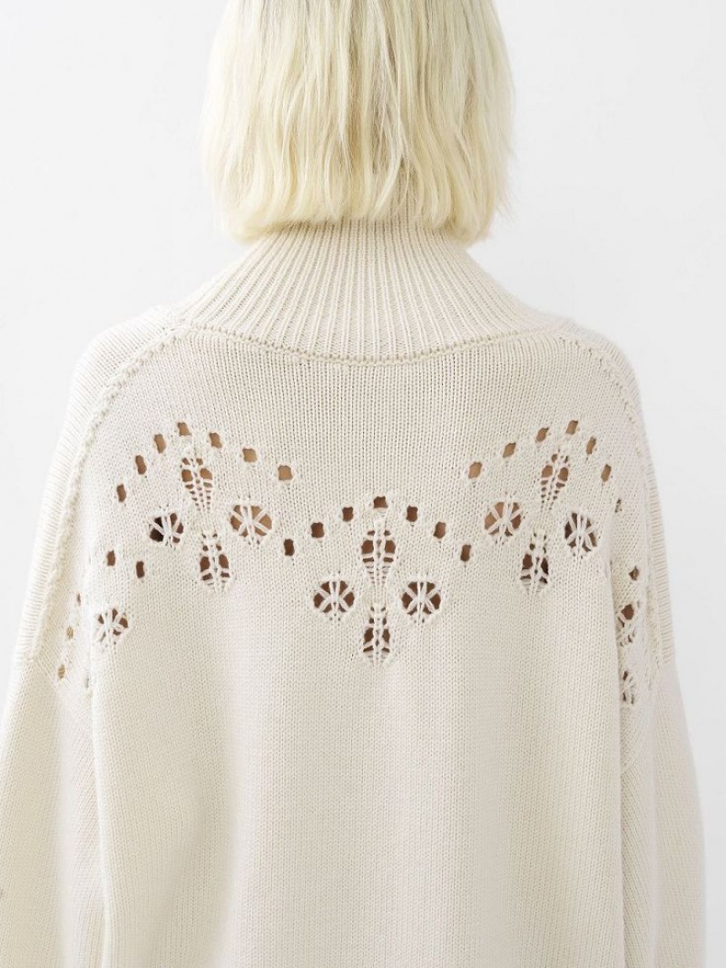 Chloe Generous High-neck Stickat Vita | CHE-SR13943