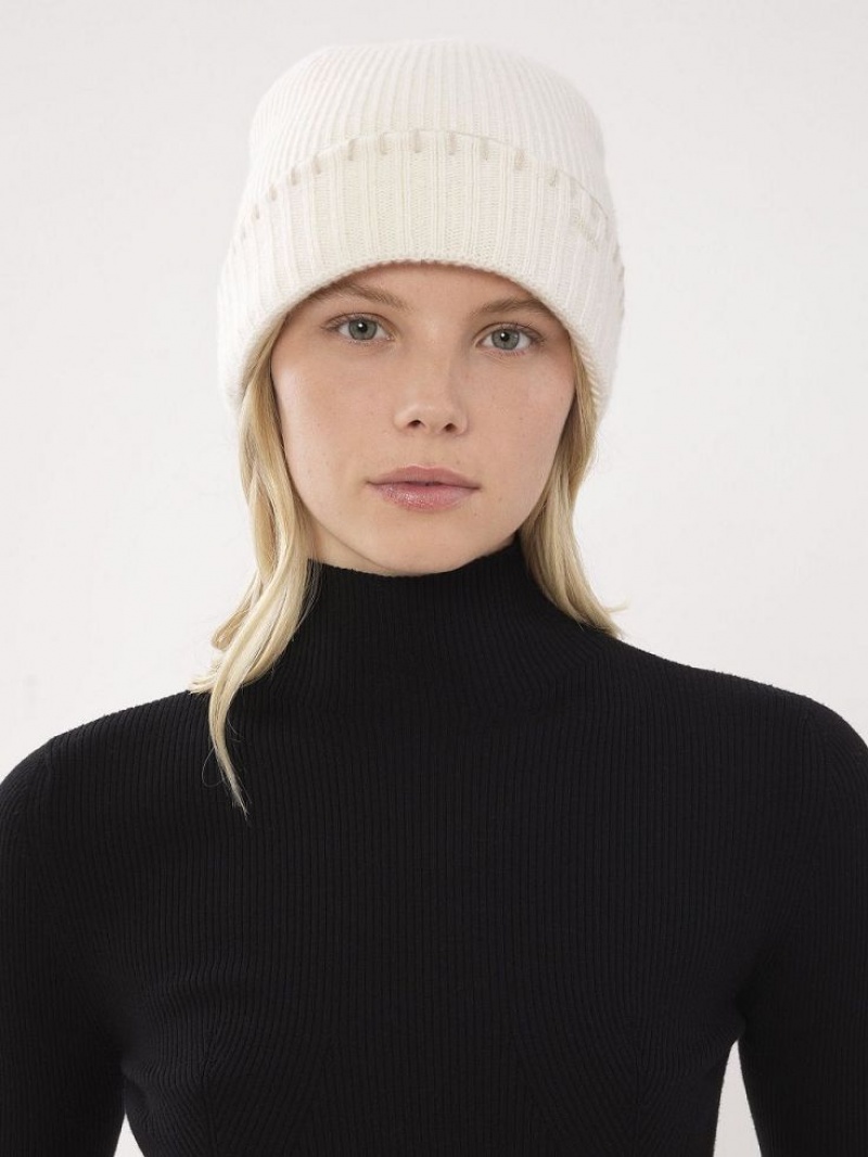 Chloe Räfflad Knit Beanie Hatt Vita | CHE-SR14473